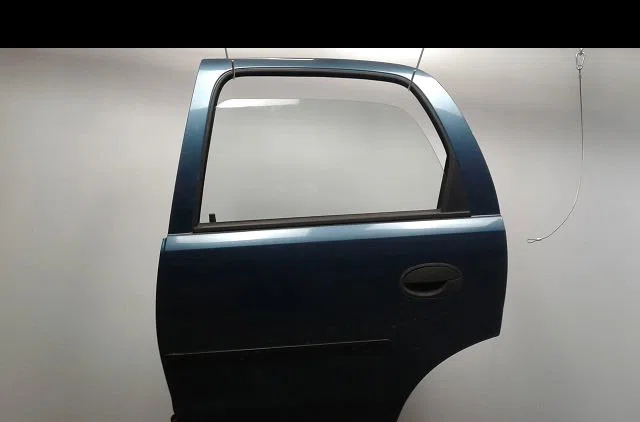 Porte arrière gauche Opel CORSA C (X01) 1.2 (f08, f68) (2000-2009) occasion