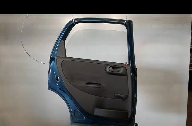 Porte arrière gauche Opel CORSA C (X01) 1.2 (f08, f68) (2000-2009) occasion