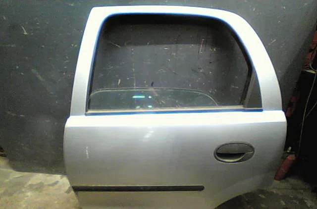 Porte arrière gauche Opel CORSA C (X01) 1.7 dti (f08, f68) (2000-2009) 5 portes occasion