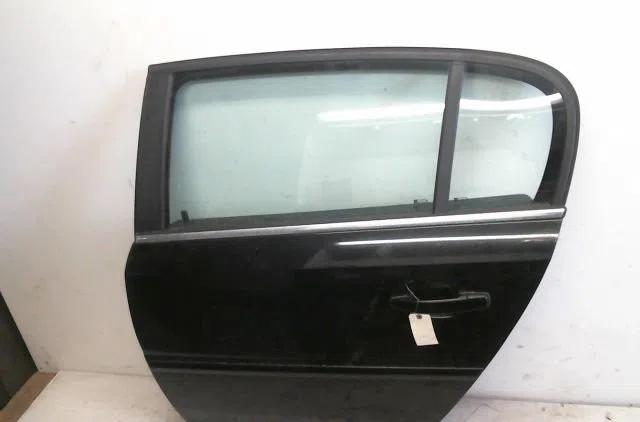Porte arrière gauche Opel SIGNUM 3-5 portes (Z03) 1.9 cdti (f48) (2004-2008) occasion