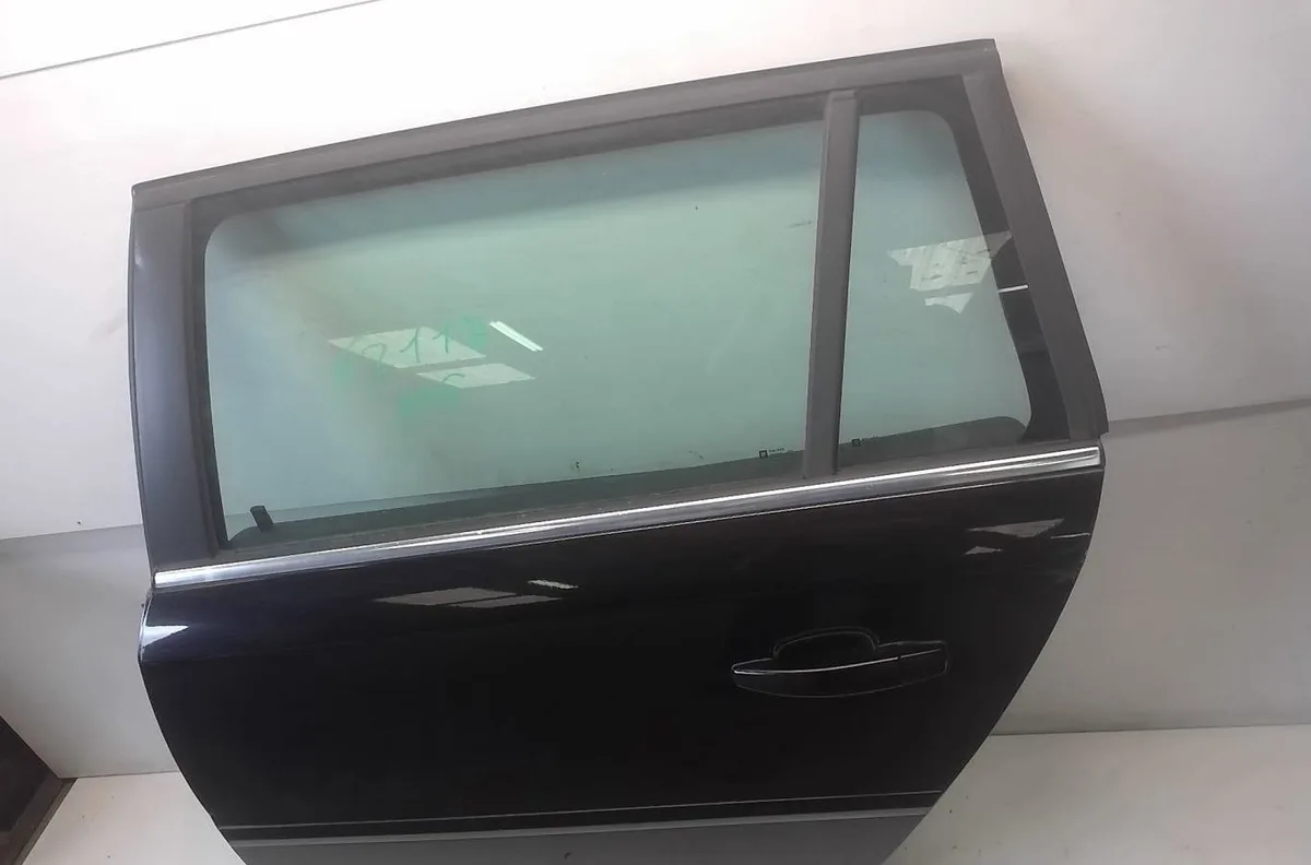 Porte arrière gauche Opel VECTRA C Break (Z02) 1.9 cdti (f35) (2004-2009) occasion