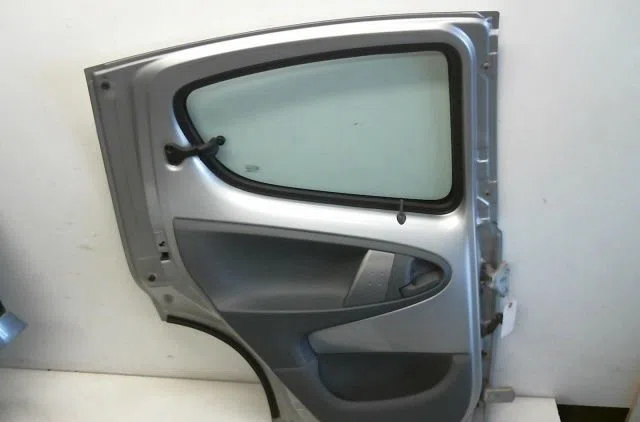 Porte arrière gauche Peugeot 107 (PM_, PN_) 1.4 hdi (2005-2014) occasion