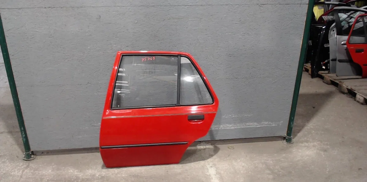 Porte arrière gauche Peugeot 205 II (20A-C) 1.7 diesel (1987-1998) occasion