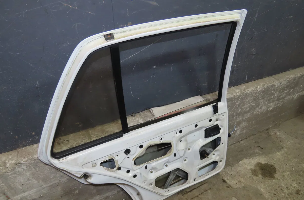 Porte arrière gauche PEUGEOT 205 occasion