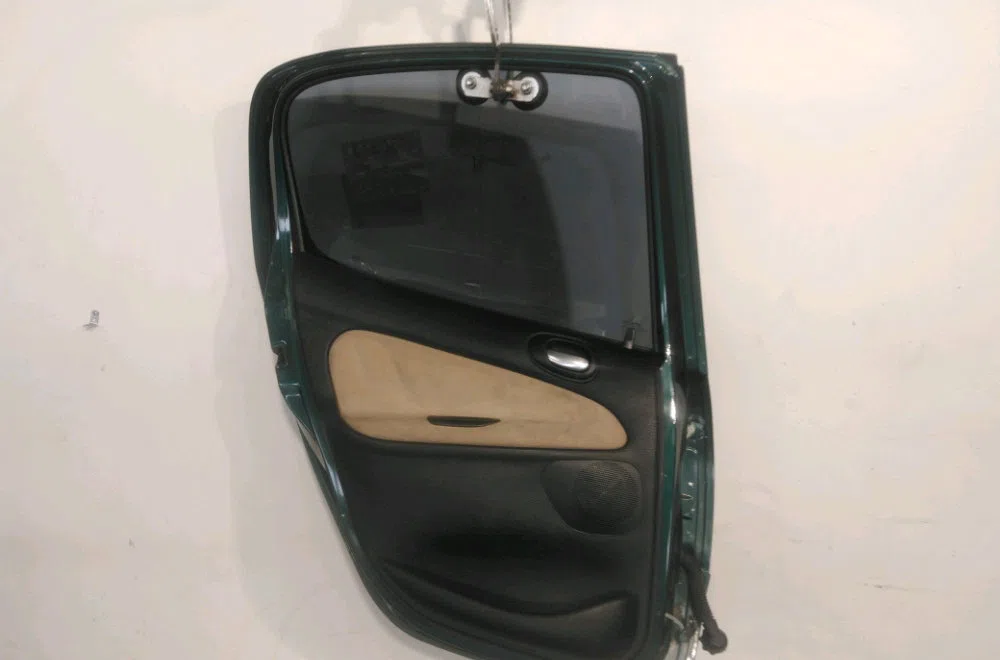 Porte arrière gauche Peugeot 206 3-5 portes (2A-C) 1.6 i (1998-2000) occasion