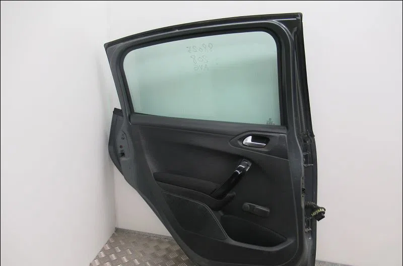 Porte arrière gauche Peugeot 208 I (CA_, CC_) 1.4 hdi (2012) 3 portes occasion