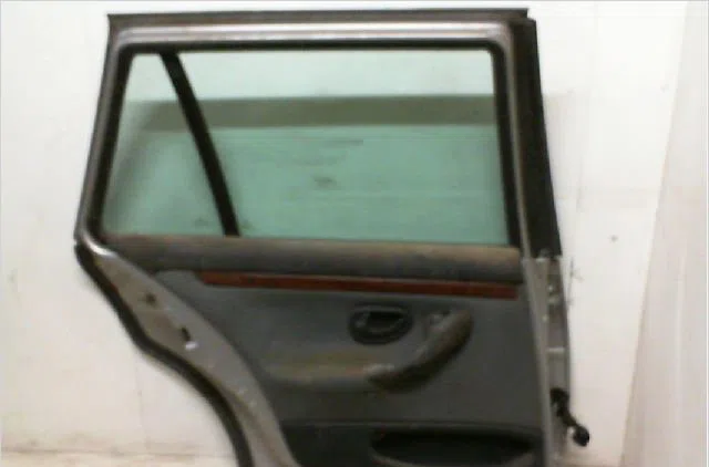 Porte arrière gauche PEUGEOT 406  2.0 HDI 110ch occasion