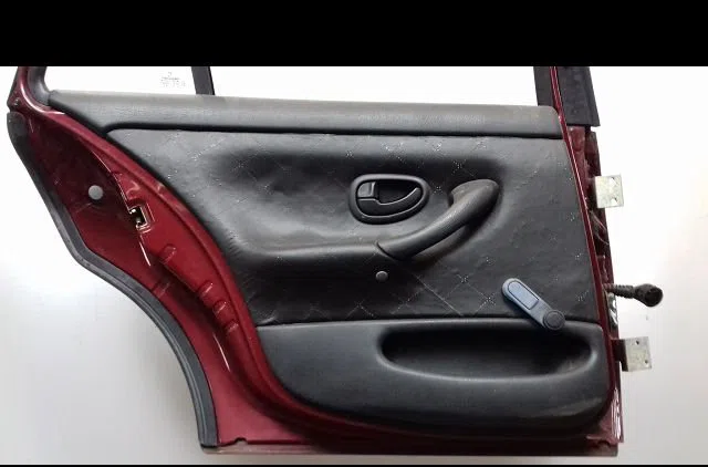 Porte arrière gauche Peugeot 406 Break (8E-F) 1.8 16v (1996-2000) occasion
