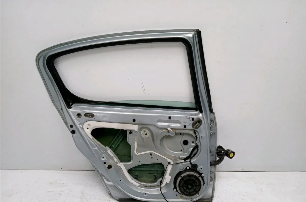 Porte arrière gauche PEUGEOT 407 2005 occasion