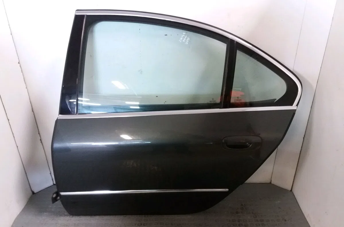 Porte arrière gauche Peugeot 607 (9D, 9U) 2.7 hdi 24v (2004-2011) occasion
