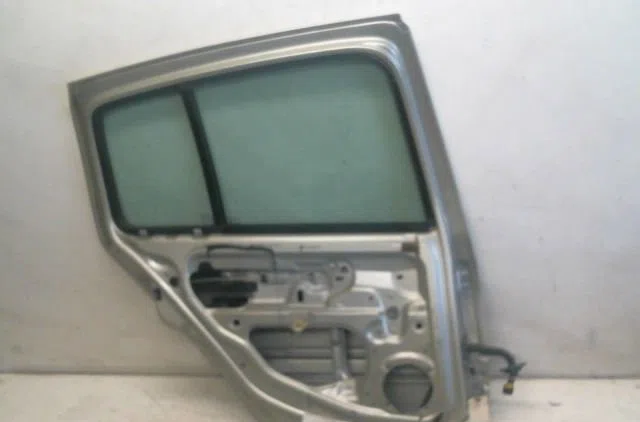 Porte arrière gauche Renault CLIO II (BB_, CB_) 1.5 dci (b-c2j) (2004-2012) occasion