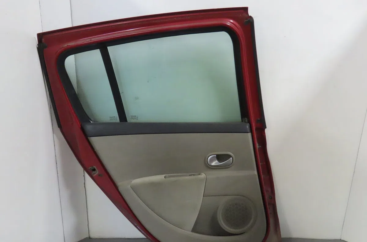 Porte arrière gauche RENAULT CLIO III 2006 occasion