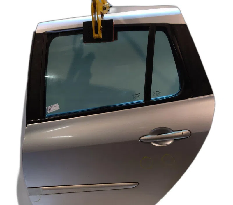 PORTE ARRIERE GAUCHE RENAULT CLIO III 7751478293
