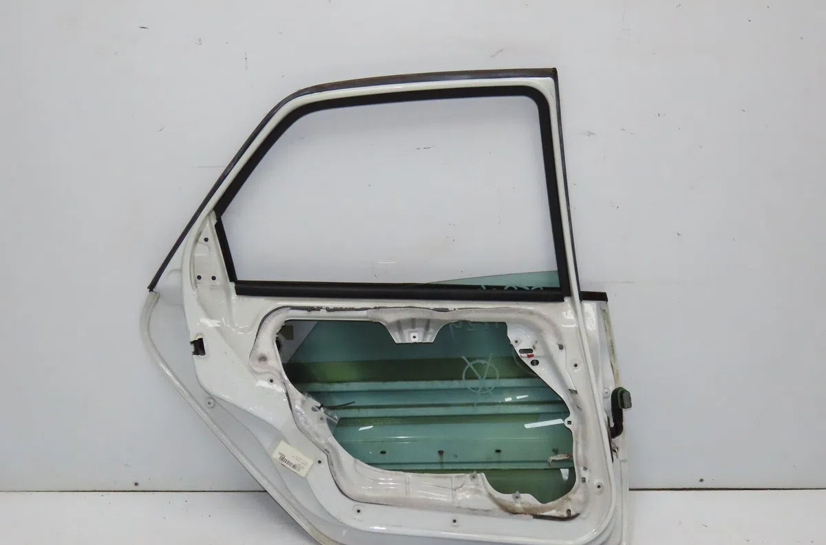 Porte arrière gauche Renault LAGUNA I (B56_, 556_) 1.6 16v (b568, b561) (1997-2001) occasion
