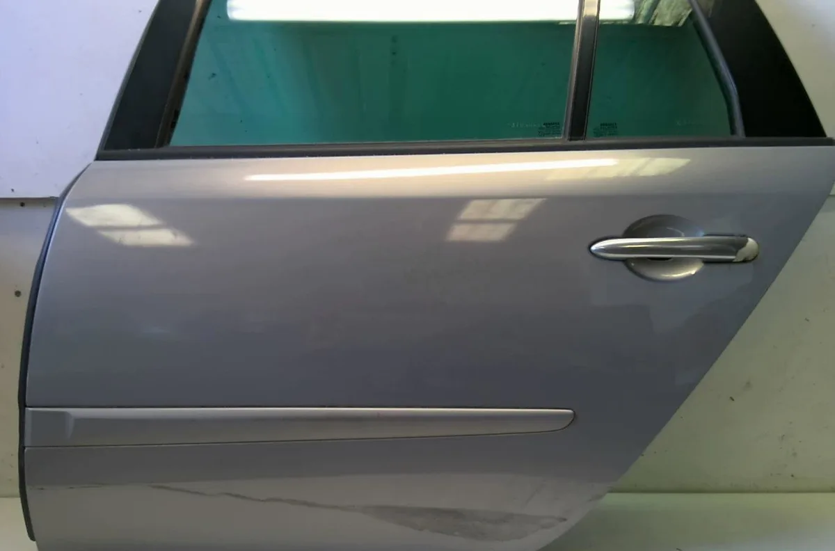 Porte arrière gauche Renault LAGUNA II Grandtour (KG0-1_) 1.9 dci (kg1v) (2005-2007) occasion
