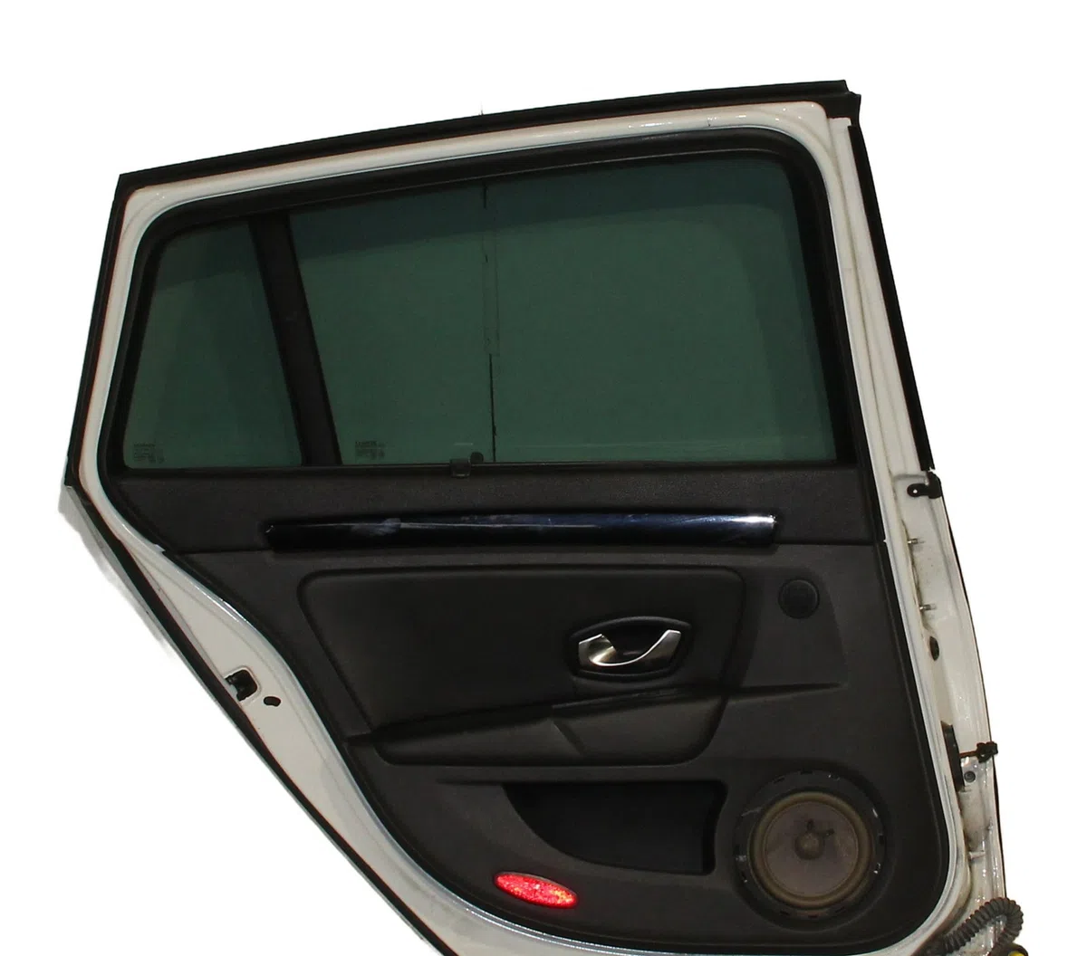 Porte arrière gauche Renault LAGUNA III Grandtour (KT0-1) 2.0 dci (kt0m, kt0n, kt0s, kt19, kt1f) (2008-2015) occasion