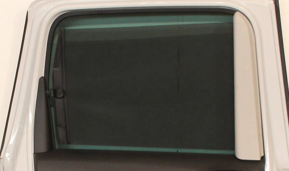 Porte arrière gauche Renault MASTER III Camionnette (FV) 2.3 dci 100 fwd (fv0a, fv0b, fv0g, fv0k, fv0h) (2010) occasion