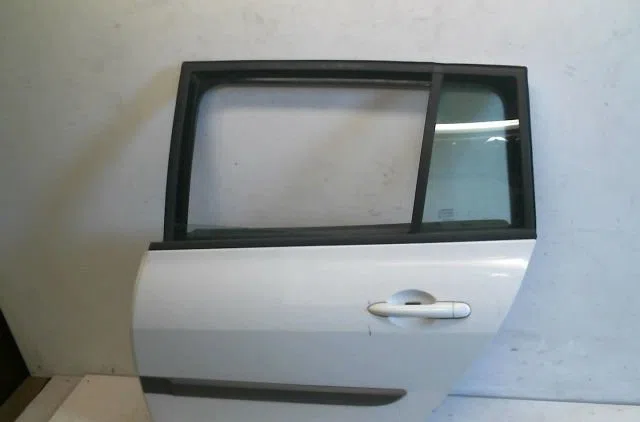 Porte arrière gauche Renault MEGANE II Break (KM0-1_) 1.5 dci (km16, km1e) (2005-2008) occasion