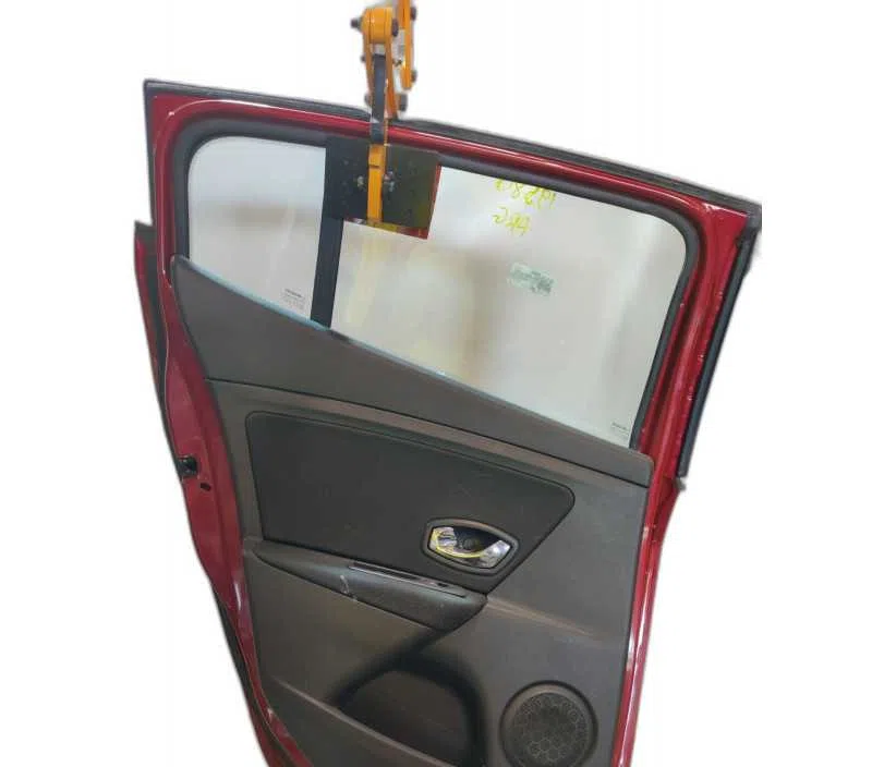 PORTE ARRIERE GAUCHE RENAULT MEGANE III 821003885R