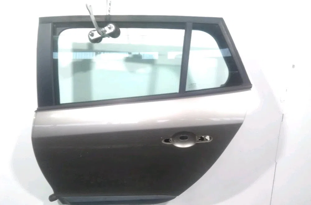 Porte arrière gauche Renault MEGANE III Grandtour (KZ0-1) 1.5 dci (kz0c, kz1a) (2009) occasion