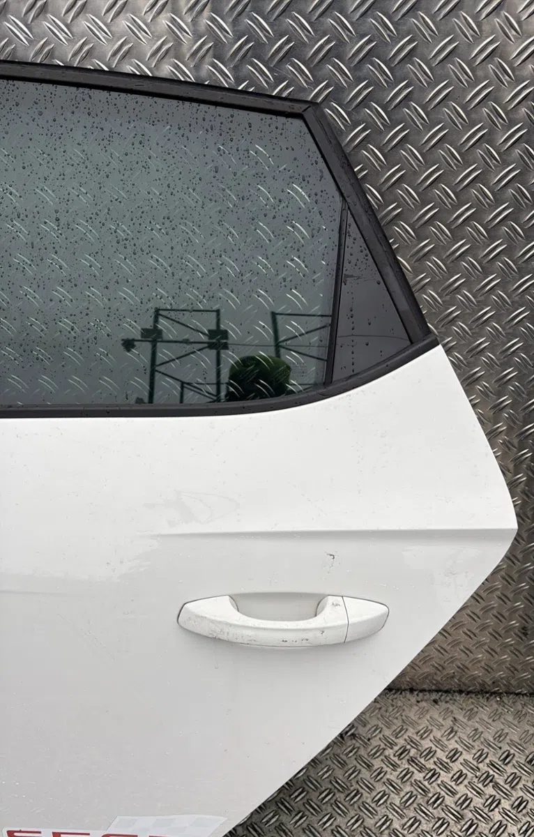 Porte arrière gauche Seat LEON (5F1) 2.0 tdi (2012-2020) occasion