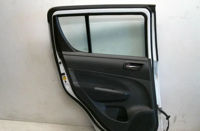 Porte arrière gauche Suzuki SWIFT IV (FZ, NZ) 1.3 ddis (azg 413d) (2010) 3 portes occasion
