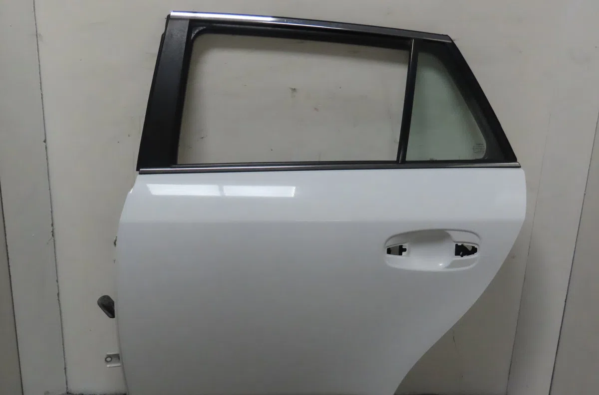 Porte arrière gauche Toyota AVENSIS Break (_T27_) 1.6 d4-d (wwt270_) (2015-2018) occasion