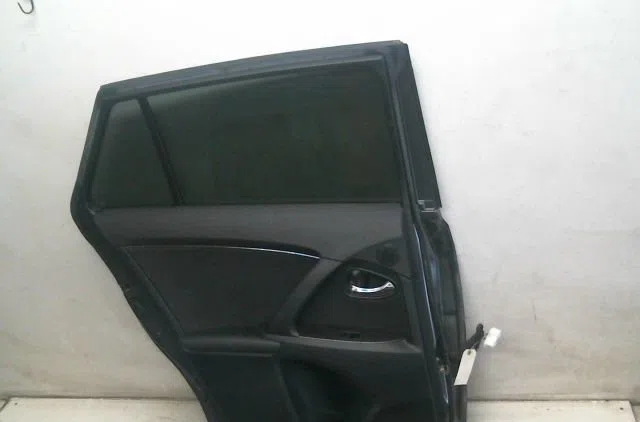 Porte arrière gauche Toyota AVENSIS Break (_T27_) 2.2 d-4d (adt271_) (2008-2018) occasion