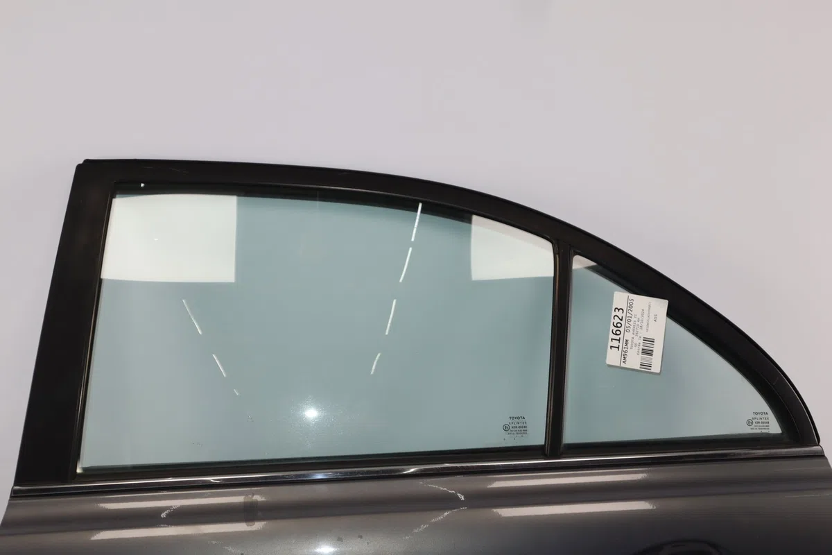 Porte arrière gauche Toyota AVENSIS (_T25_) 2.0 d-4d (cdt250_) (2003-2008) occasion