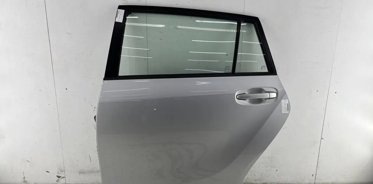 Porte arrière gauche TOYOTA VERSO PHASE 1 occasion