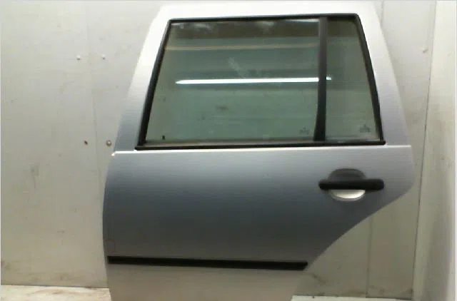 Porte arrière gauche VOLKSWAGEN BORA  1.9 TDI 130ch occasion