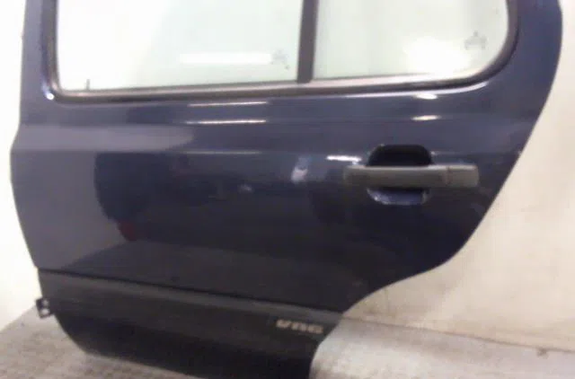 Porte arrière gauche VOLKSWAGEN GOLF III 1995 occasion