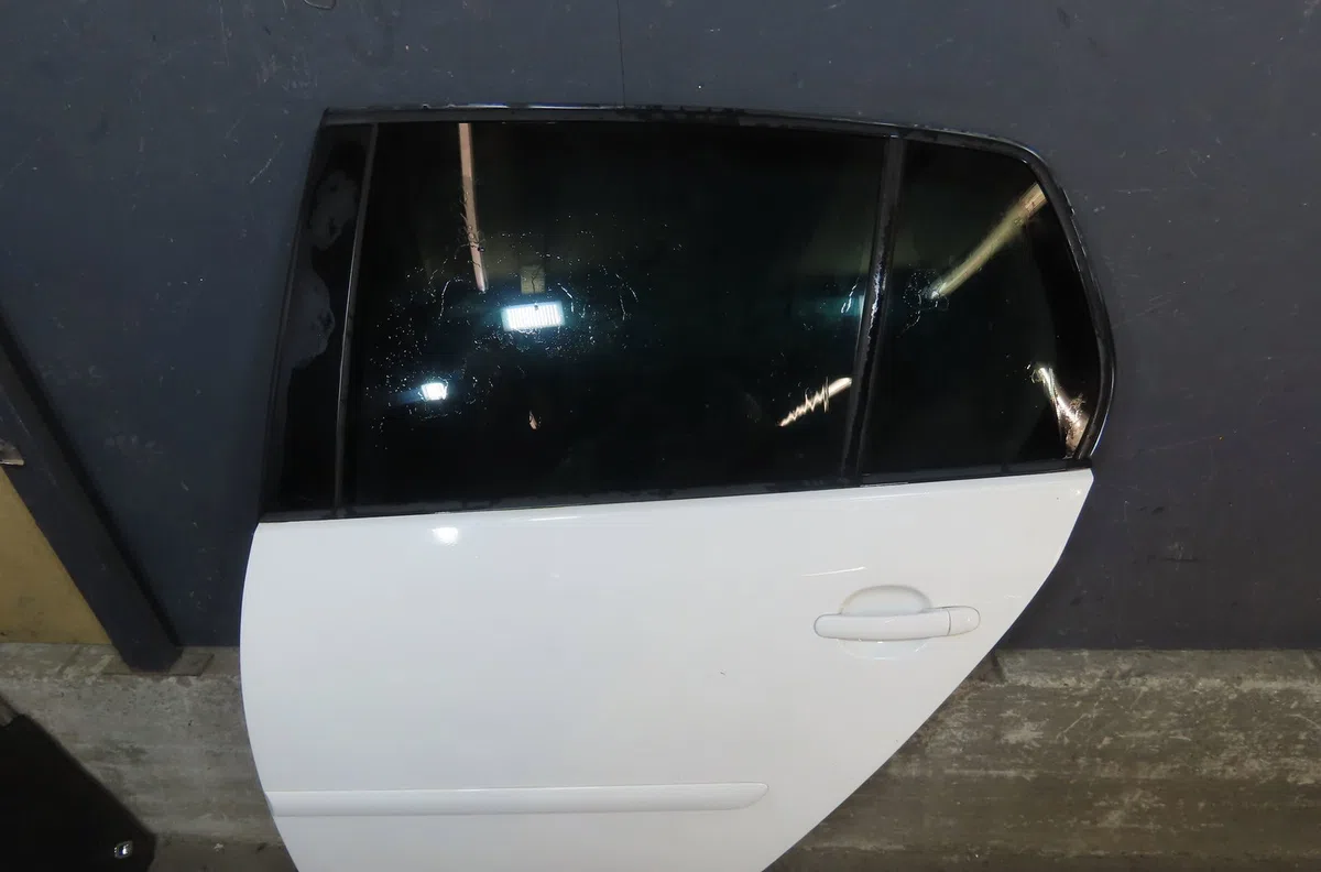 Porte arrière gauche Volkswagen GOLF V (1K1) 2.0 tdi (2003-2008) occasion
