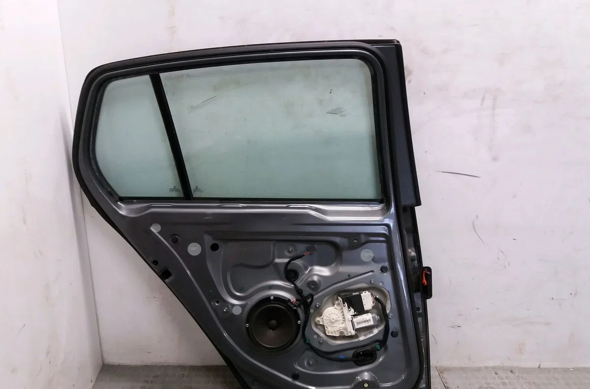 Porte arrière gauche VOLKSWAGEN GOLF V 2005 occasion