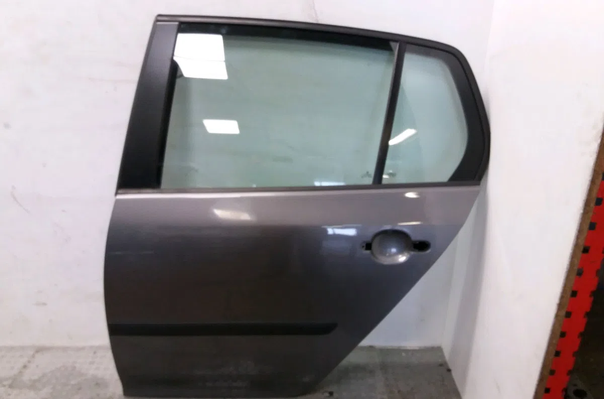 Porte arrière gauche VOLKSWAGEN GOLF V 2005 occasion