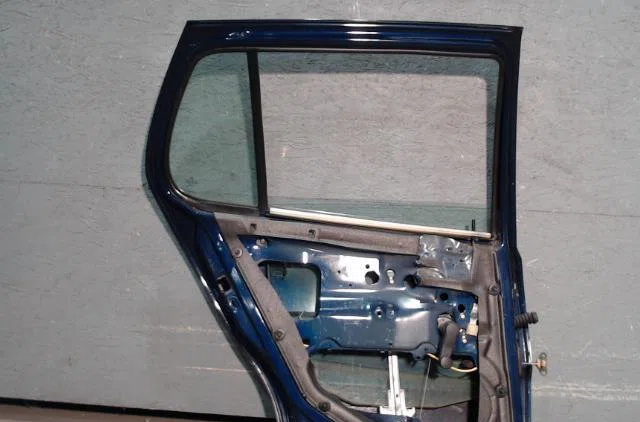Porte arrière gauche Volkswagen POLO (6N2) 1.4 (1999-2001) 5 portes occasion