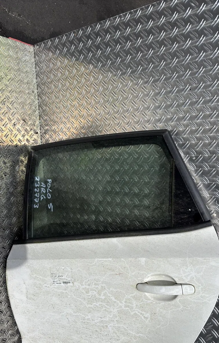 Porte arrière gauche Volkswagen POLO V (6R1, 6C1) 1.2 tdi (2009) 5 portes occasion