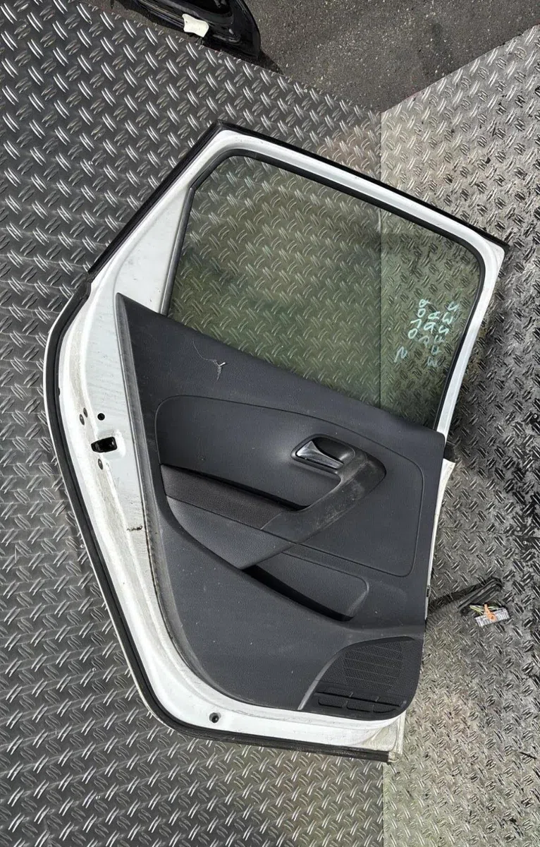 Porte arrière gauche Volkswagen POLO V (6R1, 6C1) 1.2 tdi (2009) 5 portes occasion