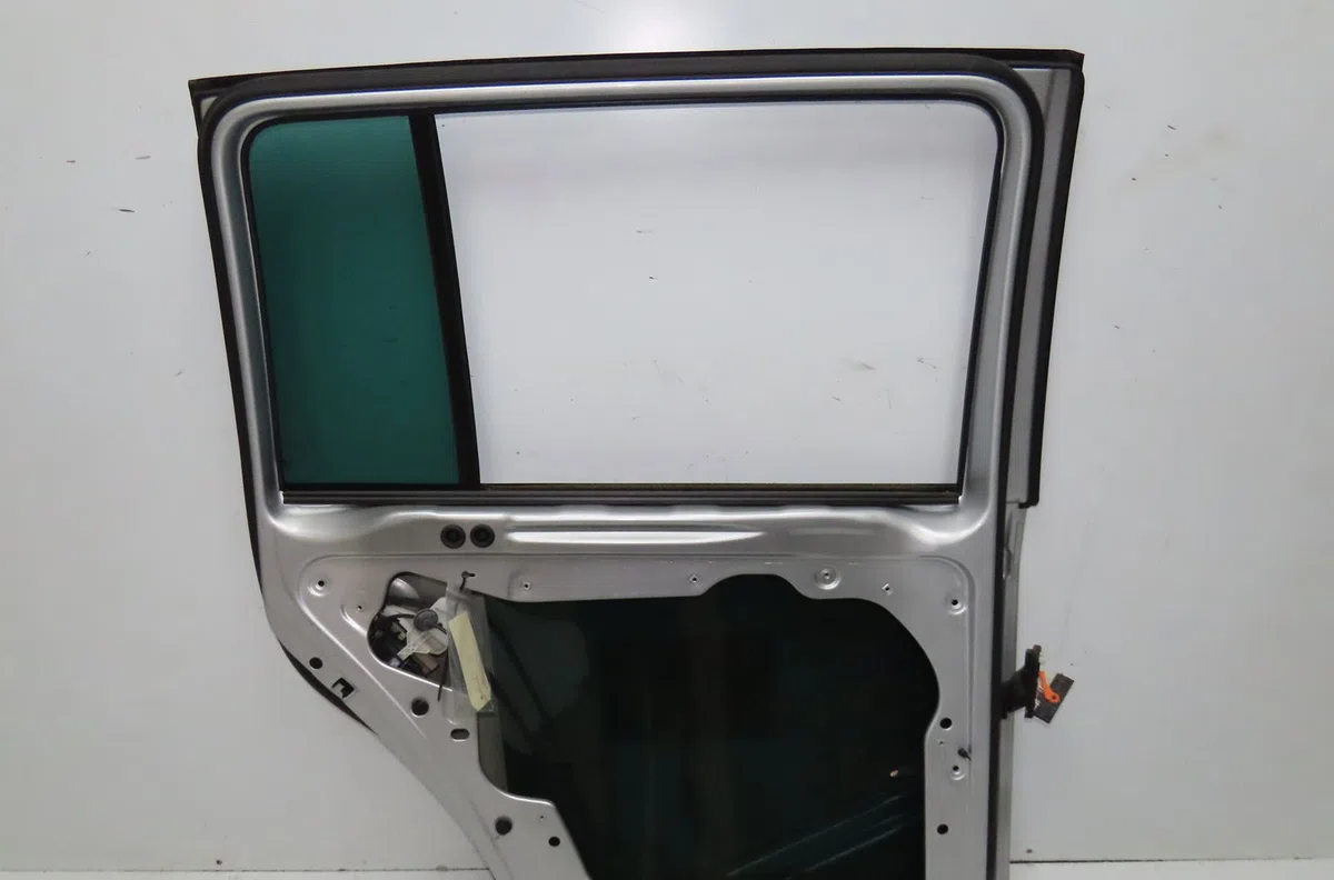 Porte arrière gauche Volkswagen TOURAN (1T1, 1T2) 2.0 tdi 16v (2003-2010) 5 portes occasion
