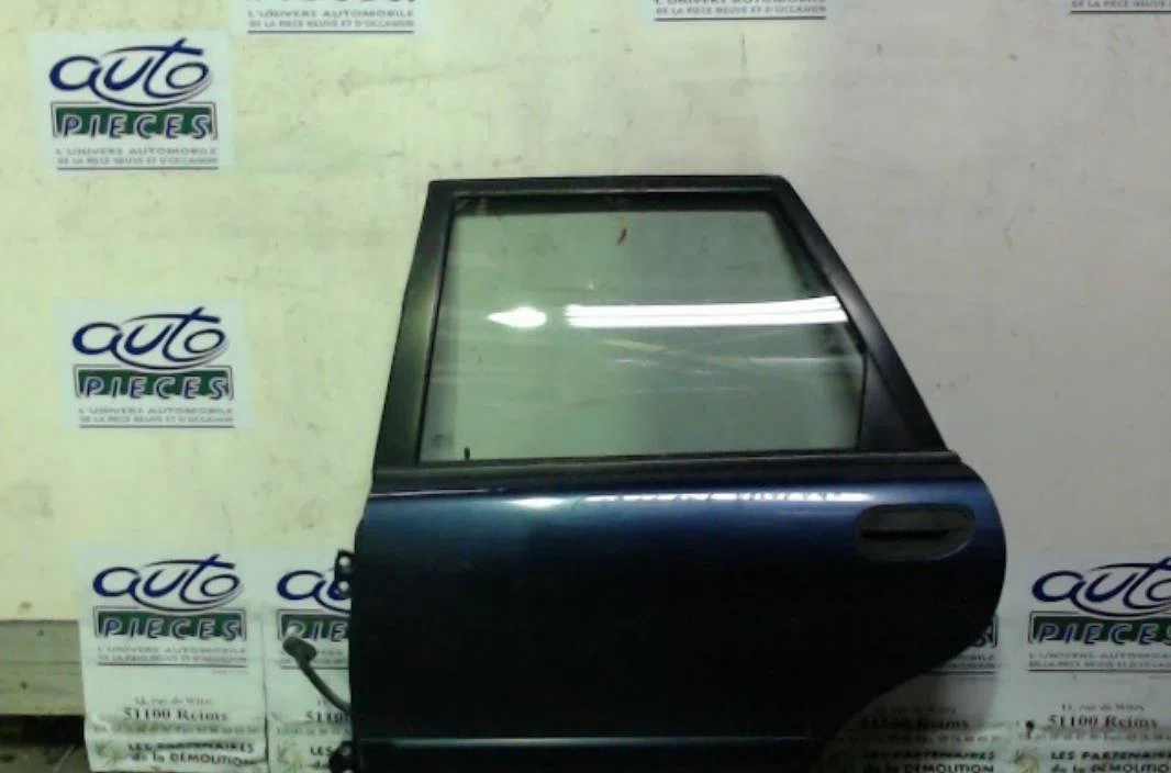Porte arrière gauche VOLVO V 40 1  V 40 1 PHASE 2 BREAK occasion