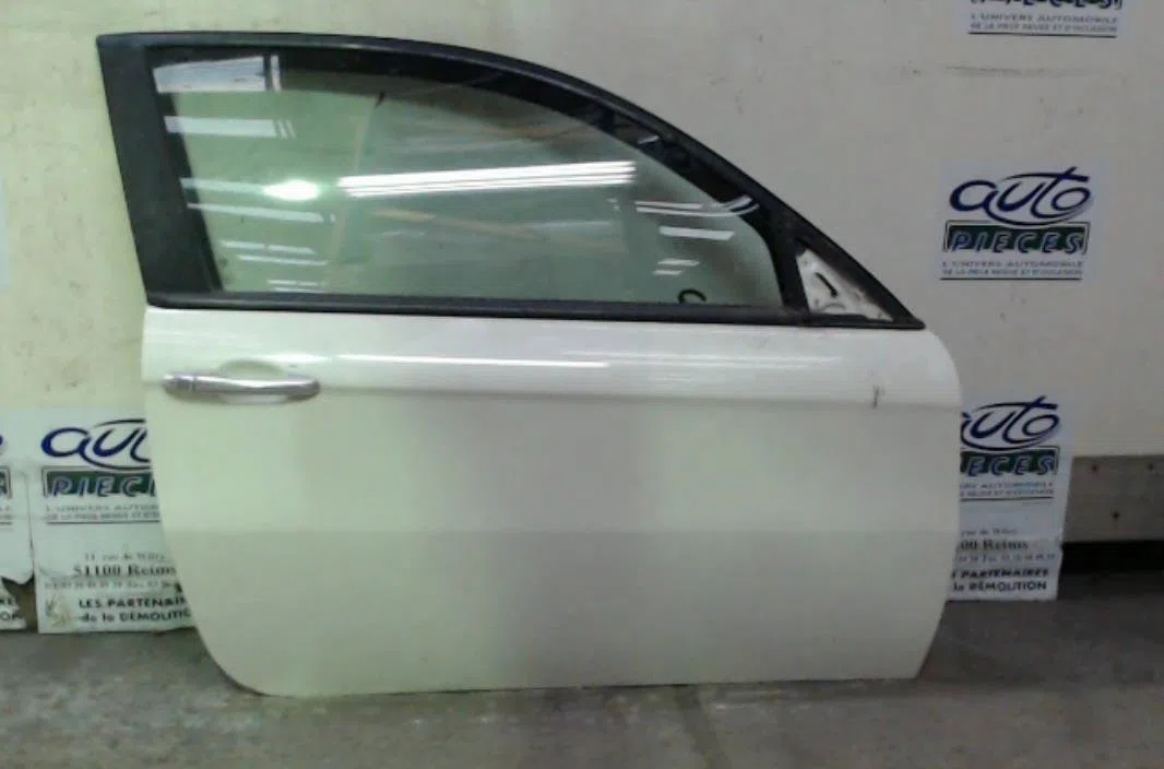 Porte avant droite ALFA ROMEO 147  147 PHASE 1 occasion