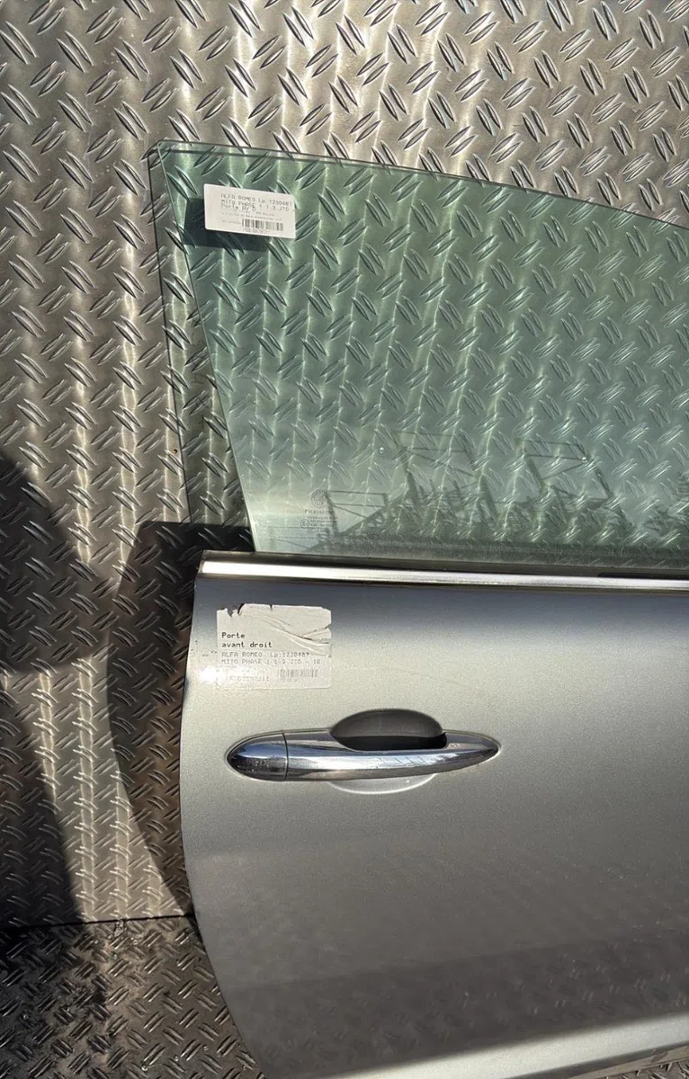 Porte avant droite Alfa romeo MITO (955_) 1.3 multijet (955axt1a, 955aya1a) (2013-2015) occasion