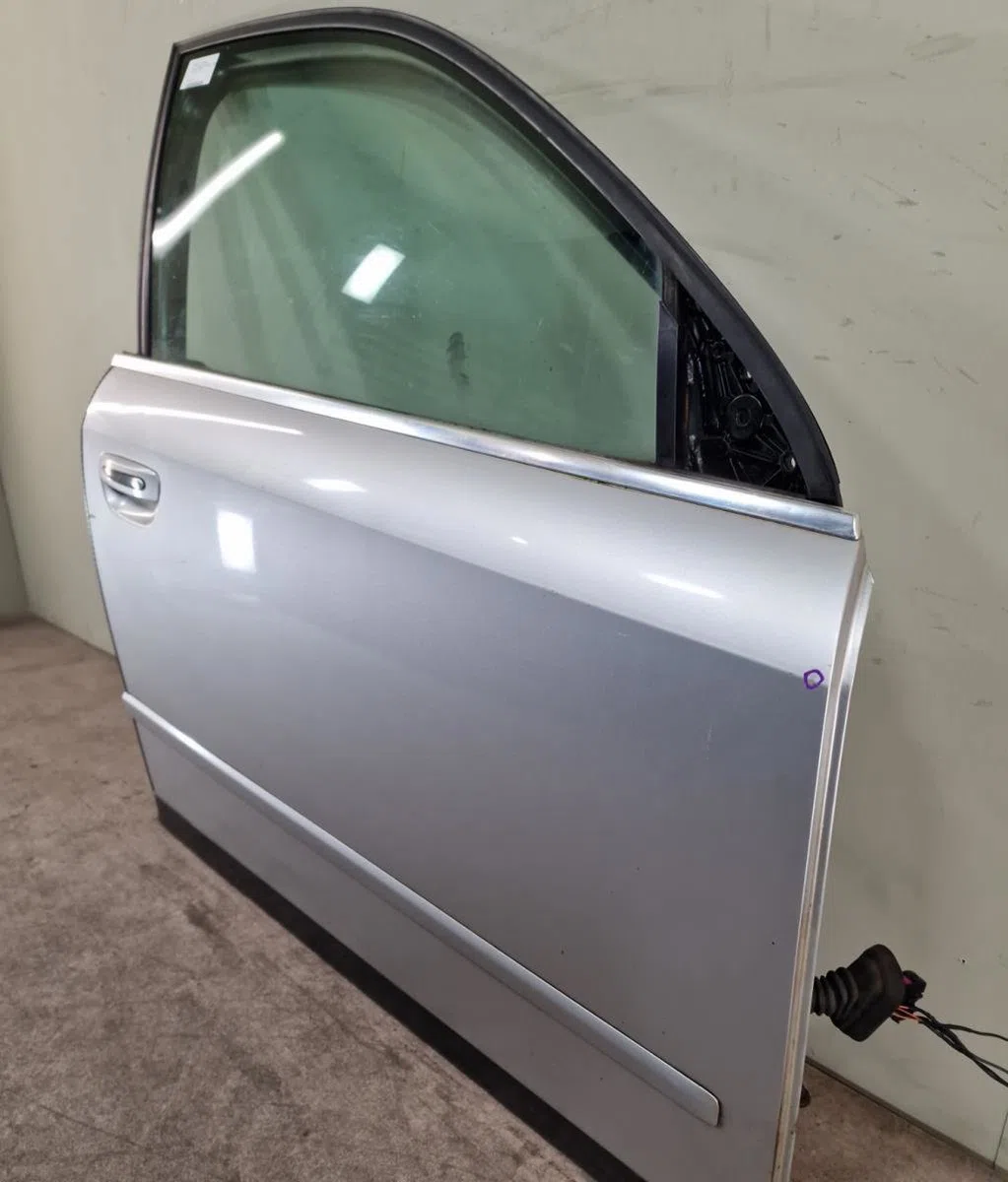 Porte avant droite AUDI A4 2  A4 2 AVANT PHASE 1 BREAK occasion