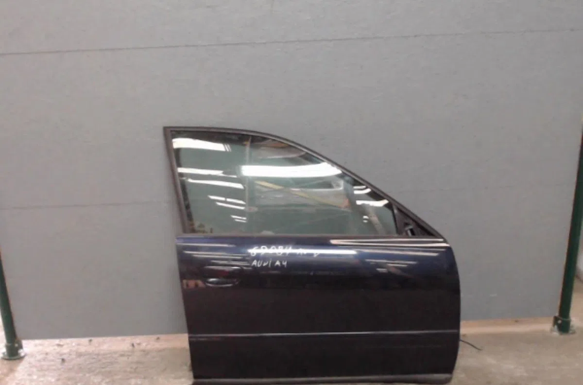 Porte avant droite Audi A4 B5 (8D2) 1.9 tdi (1995-2000) occasion