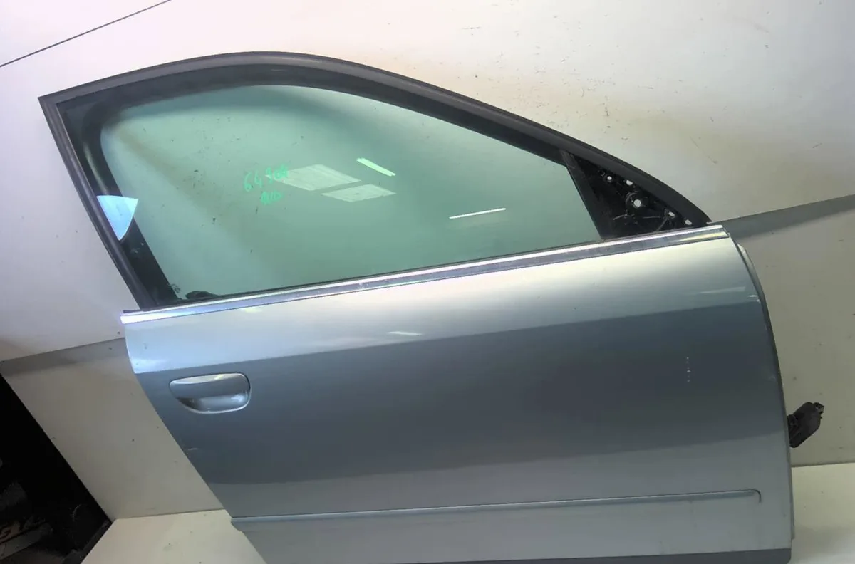 Porte avant droite Audi A4 B6 (8E2) 1.9 tdi (2000-2004) 4 portes occasion