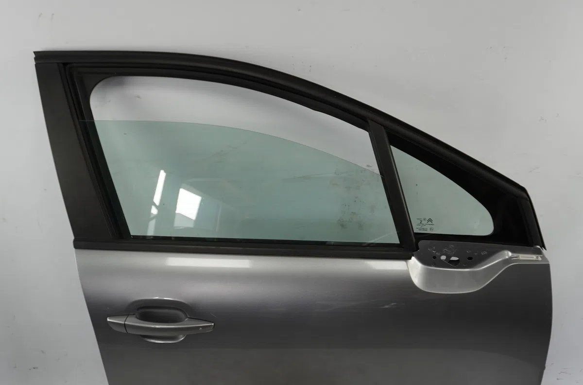 Porte avant droite Citroen C3 III (SX) 1.2 puretech 82 (2018) 5 portes occasion