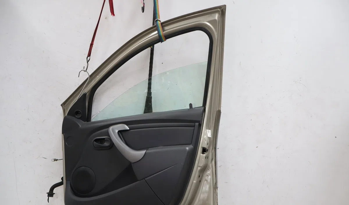 Porte avant droite Dacia DUSTER (HS_) 1.6 16v hi-flex (2010-2018) occasion