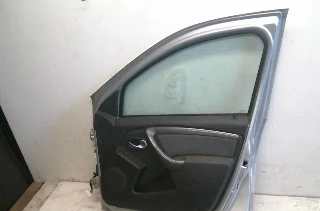 Porte avant droite DACIA DUSTER occasion