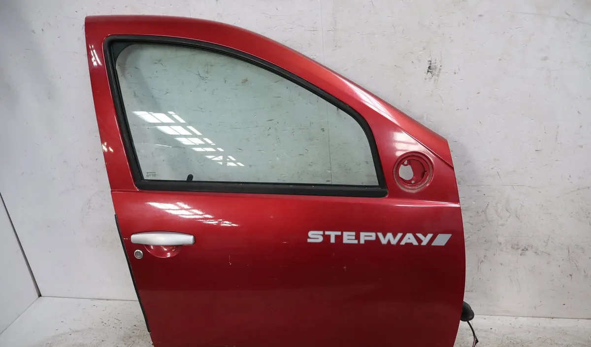 Porte avant droite Dacia SANDERO 1.6 16v bifuel (2011) occasion