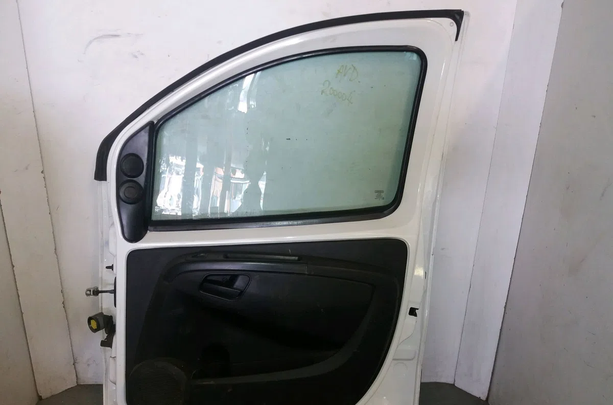 Porte avant droite Fiat FIORINO Camionnette-Monospace (225_) 1.3 d multijet (225bxe1a) (2009) occasion